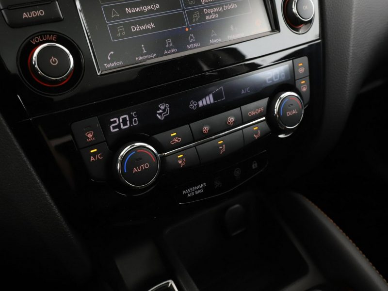 Nissan Qashqai Automat full LED panorama tempomat klima auto navi bluetooth II (2013-2021)