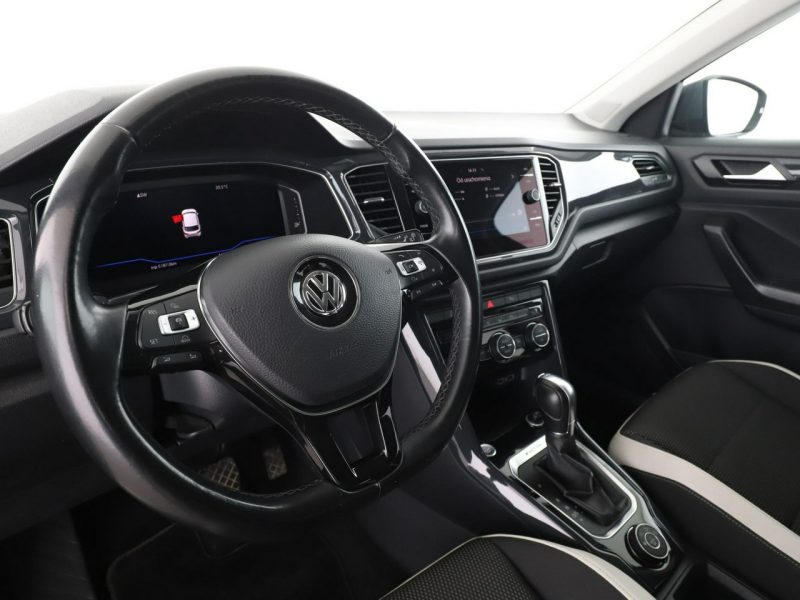 Volkswagen T-Roc Carat 4motion automat virtual PDC-kamera climatronic navi ACC LED
