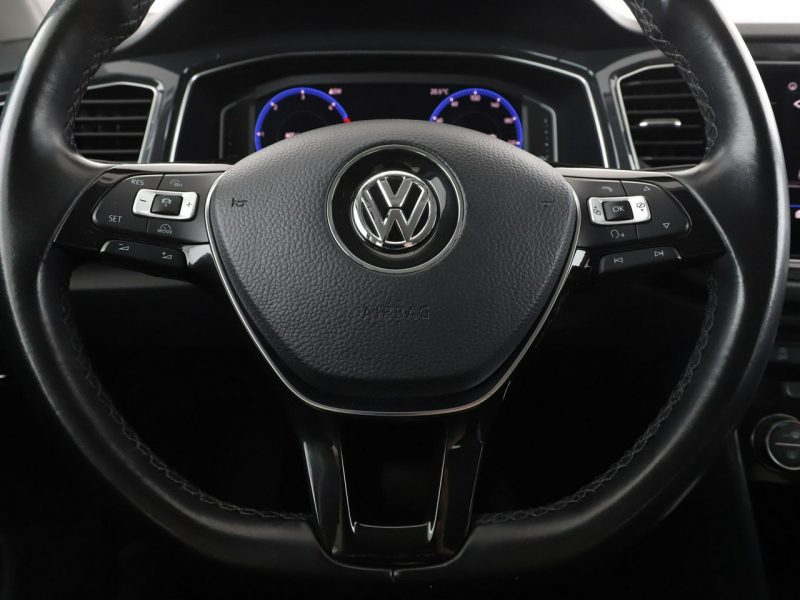 Volkswagen T-Roc Carat 4motion automat virtual PDC-kamera climatronic navi ACC LED