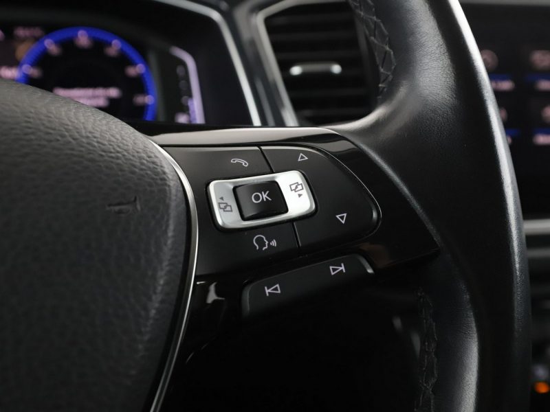 Volkswagen T-Roc Carat 4motion automat virtual PDC-kamera climatronic navi ACC LED