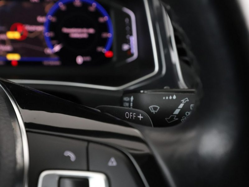 Volkswagen T-Roc Carat 4motion automat virtual PDC-kamera climatronic navi ACC LED