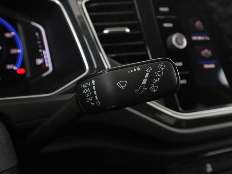 Volkswagen T-Roc Carat 4motion automat virtual PDC-kamera climatronic navi ACC LED
