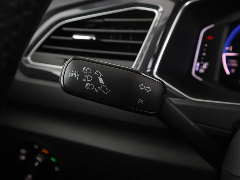 Volkswagen T-Roc Carat 4motion automat virtual PDC-kamera climatronic navi ACC LED