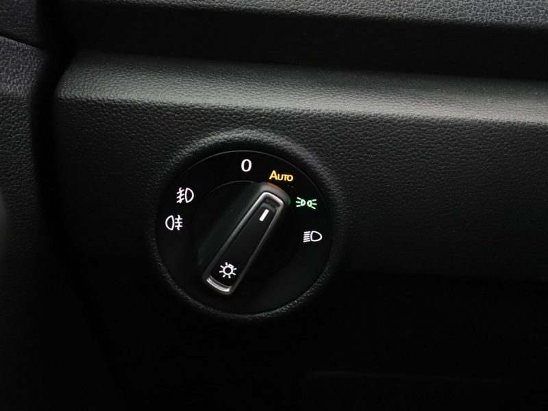 Volkswagen T-Roc Carat 4motion automat virtual PDC-kamera climatronic navi ACC LED
