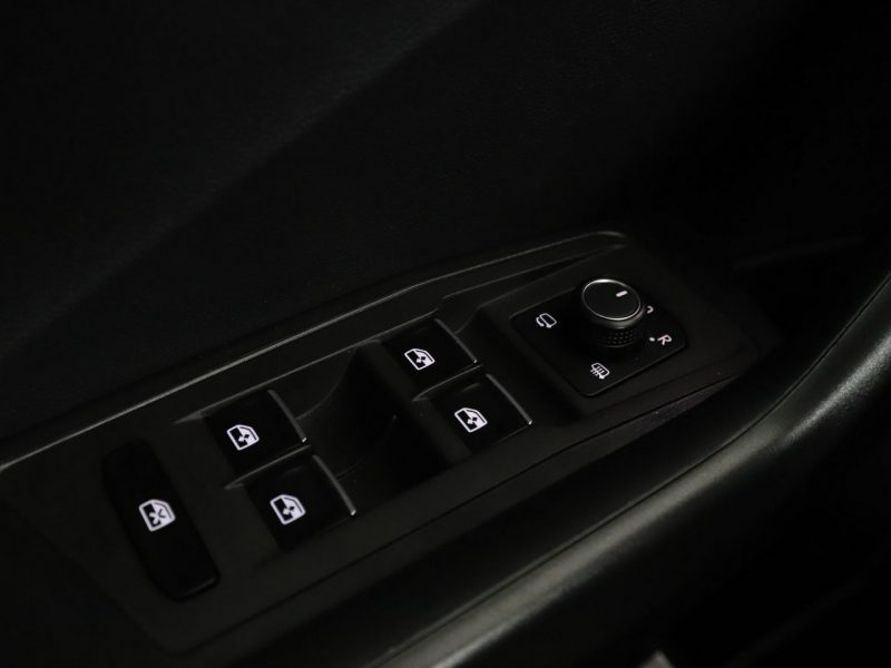 Volkswagen T-Roc Carat 4motion automat virtual PDC-kamera climatronic navi ACC LED