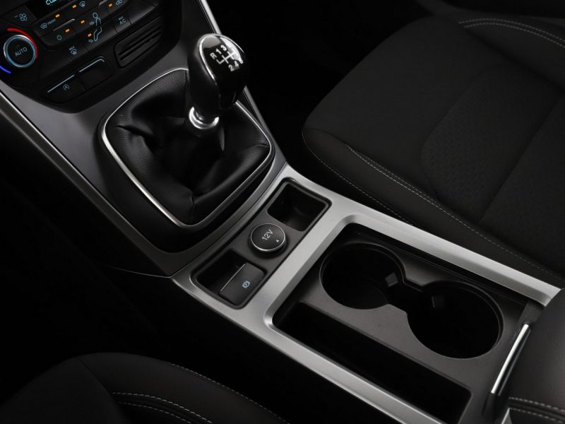 Ford Kuga PDC klima auto grzana szyba navi bluetooth hak II (2012-)