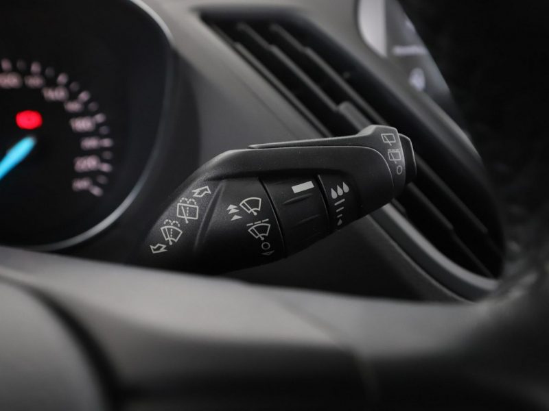 Ford Kuga PDC klima auto grzana szyba navi bluetooth hak II (2012-)