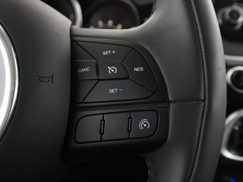 Fiat 500x navi klima auto bi-xenon grzane fotele czujniki parkowania