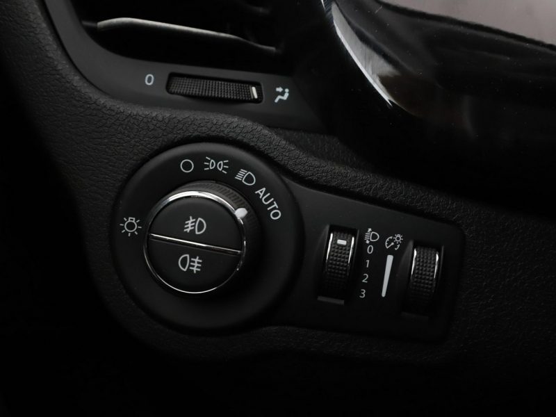 Fiat 500x navi klima auto bi-xenon grzane fotele czujniki parkowania