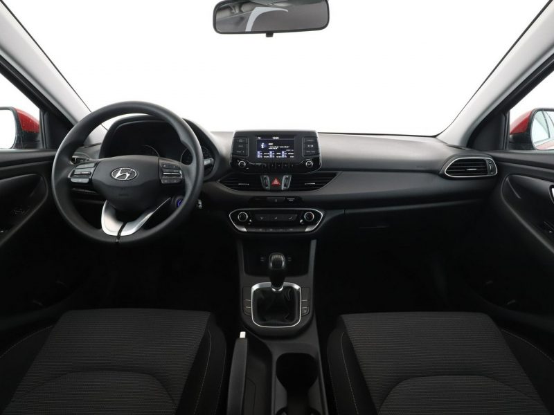 Hyundai i30 1.4 MPI niski przebieg klima ks.serwisowa tempomat asystent pasa ruchu III (2017-)