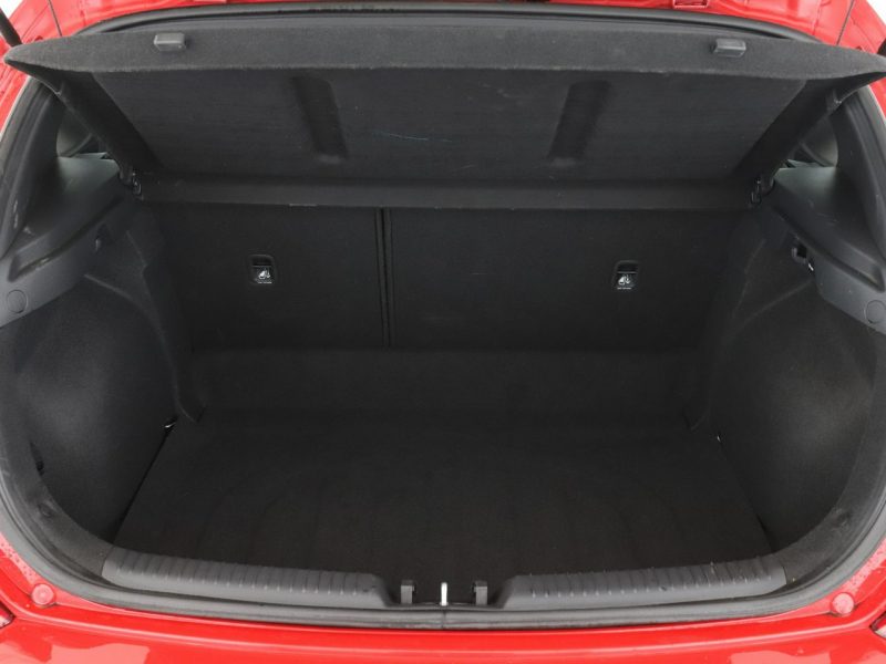 Hyundai i30 1.4 MPI niski przebieg klima ks.serwisowa tempomat asystent pasa ruchu III (2017-)