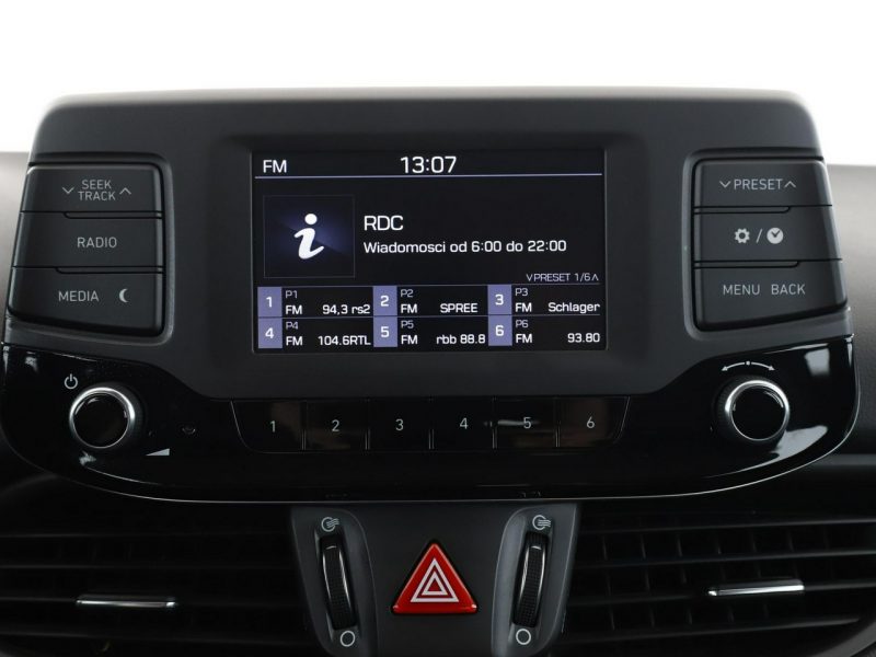 Hyundai i30 1.4 MPI niski przebieg klima ks.serwisowa tempomat asystent pasa ruchu III (2017-)