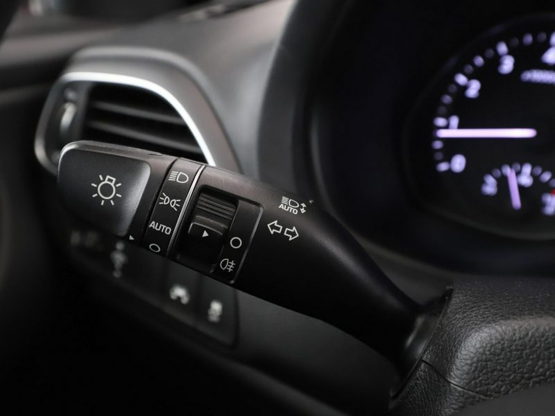 Hyundai i30 1.4 MPI niski przebieg klima ks.serwisowa tempomat asystent pasa ruchu III (2017-)