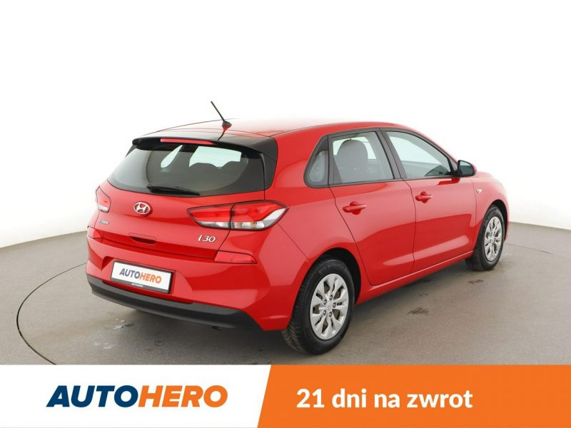 Hyundai i30 1.4 MPI niski przebieg klima ks.serwisowa tempomat asystent pasa ruchu III (2017-)