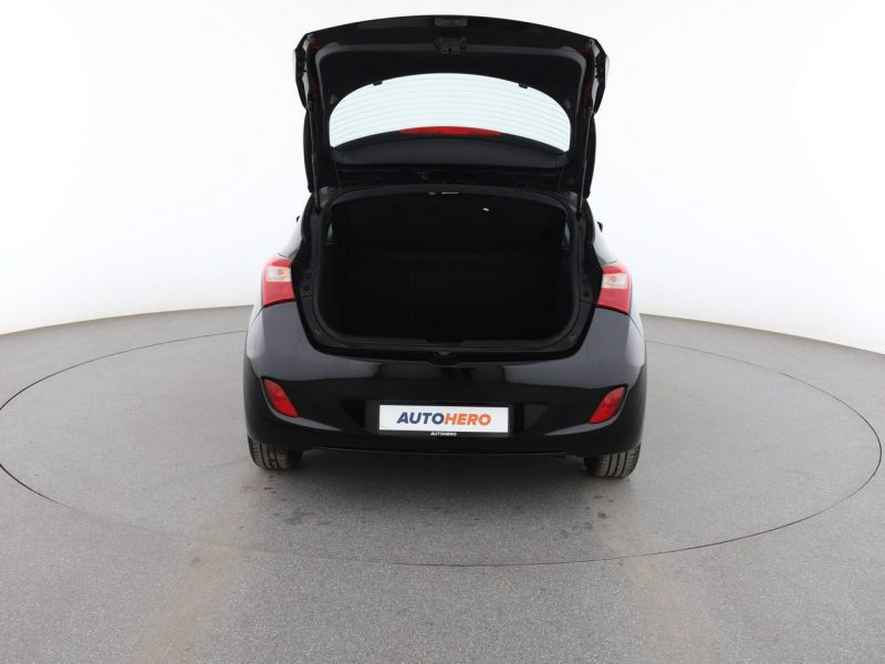 Hyundai i30 LIFT 1.4i 6MT Benzyna Klimatyzacja Komputer Elektryka ESP LED II (2012 - 2016)