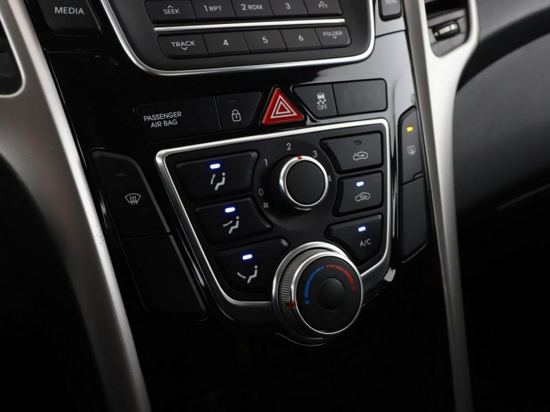 Hyundai i30 LIFT 1.4i 6MT Benzyna Klimatyzacja Komputer Elektryka ESP LED II (2012 - 2016)