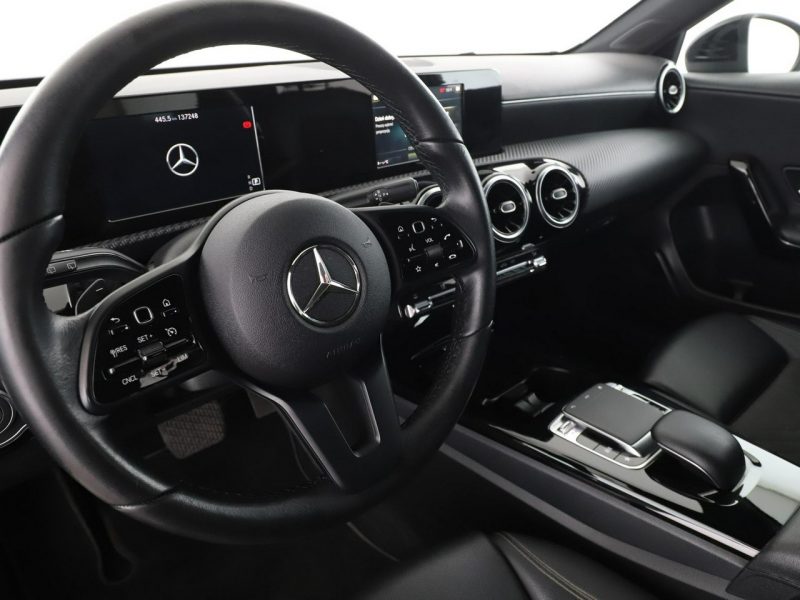 Mercedes A 180 automat full LED półskóra klima auto kamera cofania W177 (2018-)
