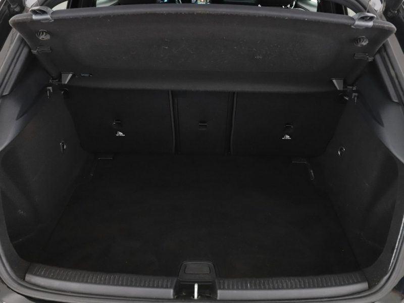 Mercedes A 180 automat full LED półskóra klima auto kamera cofania W177 (2018-)