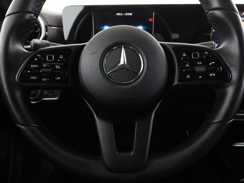 Mercedes A 180 automat full LED półskóra klima auto kamera cofania W177 (2018-)