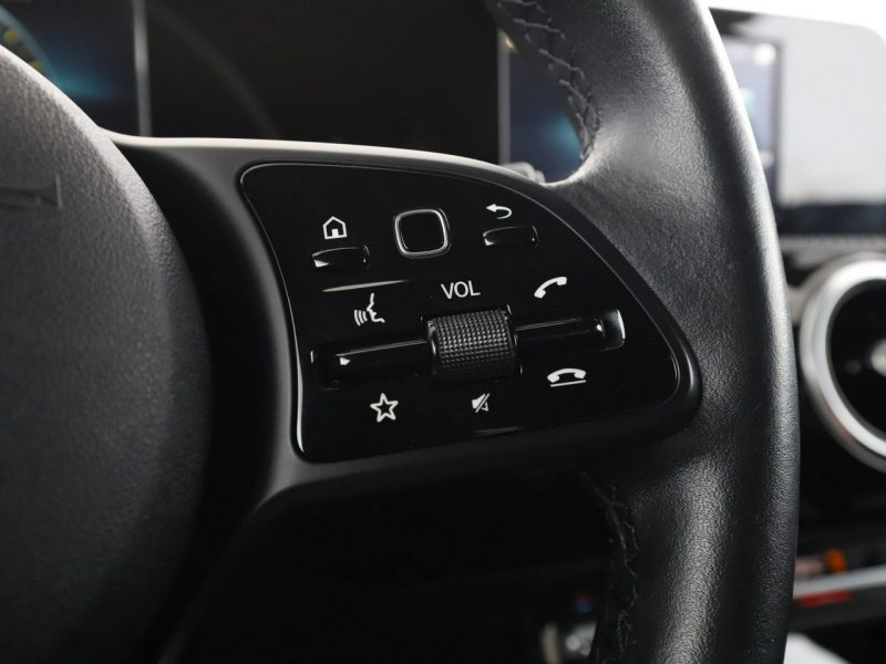Mercedes A 180 automat full LED półskóra klima auto kamera cofania W177 (2018-)