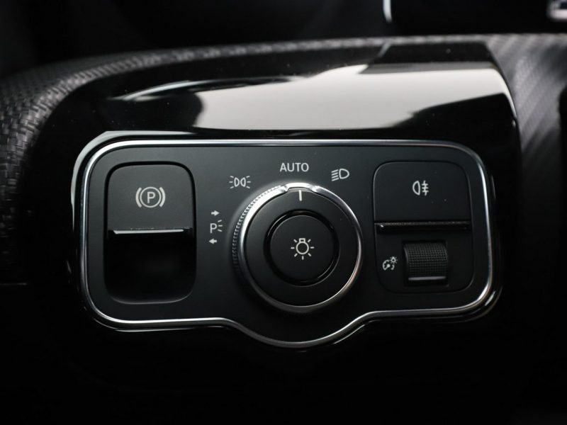 Mercedes A 180 automat full LED półskóra klima auto kamera cofania W177 (2018-)