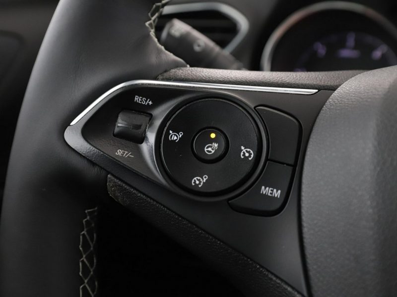 Opel Grandland X Ultimate automat 177KM skóra panorama grzane fotele navi kamera LED De