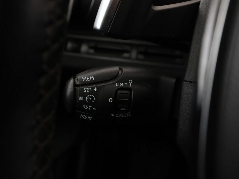 Peugeot 3008 1.5 HDi Automat Business Klimatyzacja Nawigacja Tempomat Kamera LED II (2016-)