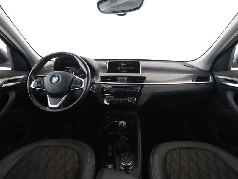 BMW X1 4x4 full LED navi półskóra grzane fotele czujniki parkowania II (F48) (2015-)