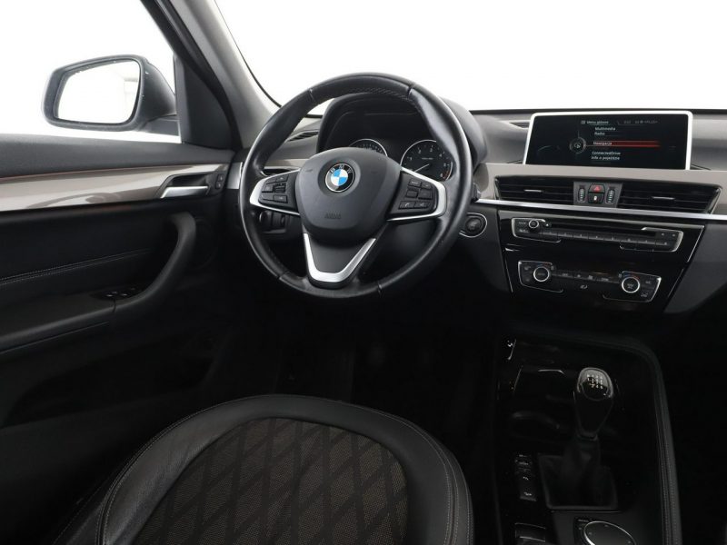 BMW X1 4x4 full LED navi półskóra grzane fotele czujniki parkowania II (F48) (2015-)