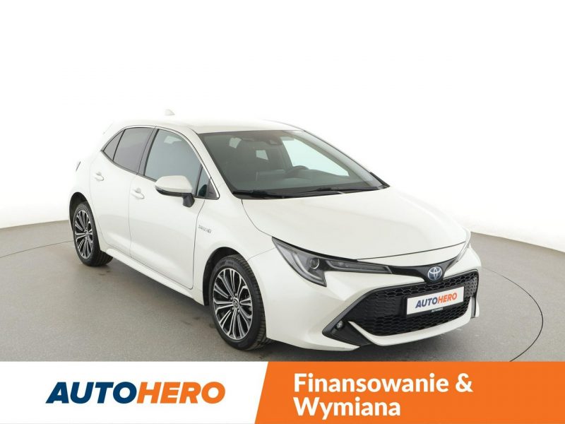 Toyota Corolla HEV full LED navi virtual cocpit klima auto grzane fotele kamera Seria E16 (2012-)