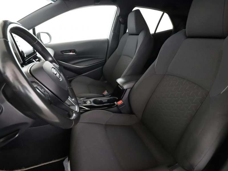 Toyota Corolla HEV full LED navi virtual cocpit klima auto grzane fotele kamera Seria E16 (2012-)