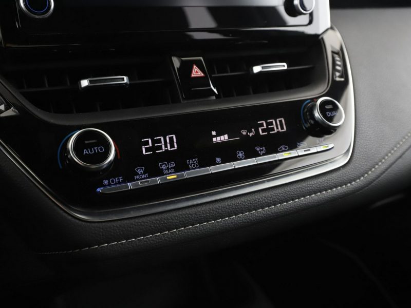 Toyota Corolla HEV full LED navi virtual cocpit klima auto grzane fotele kamera Seria E16 (2012-)