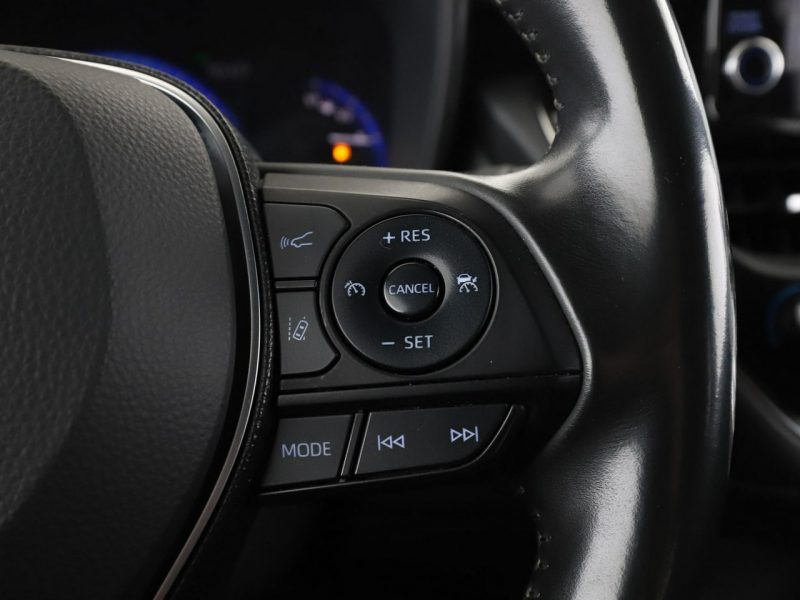 Toyota Corolla HEV full LED navi virtual cocpit klima auto grzane fotele kamera Seria E16 (2012-)