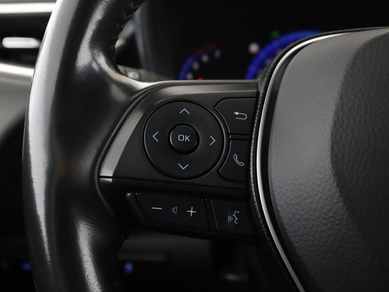 Toyota Corolla HEV full LED navi virtual cocpit klima auto grzane fotele kamera Seria E16 (2012-)