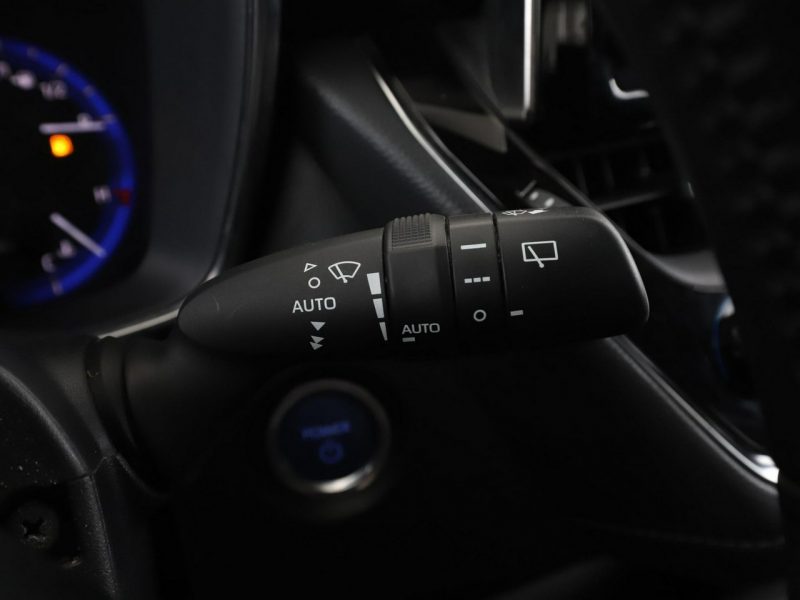 Toyota Corolla HEV full LED navi virtual cocpit klima auto grzane fotele kamera Seria E16 (2012-)