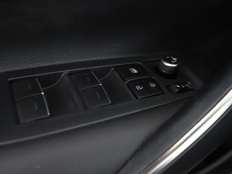 Toyota Corolla HEV full LED navi virtual cocpit klima auto grzane fotele kamera Seria E16 (2012-)