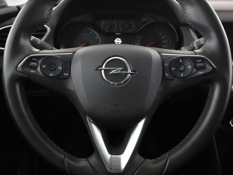 Opel Grandland X automat navi klima auto kamera i czujniki parkwania