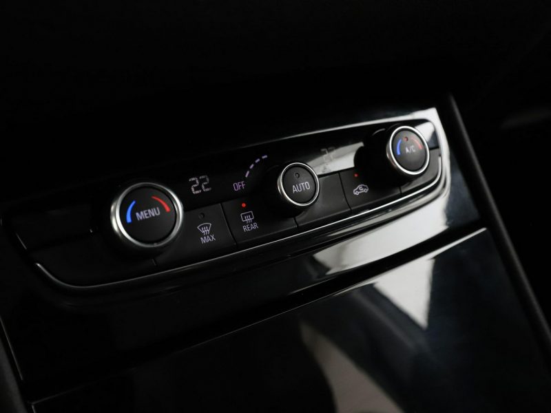 Opel Grandland X automat navi klima auto kamera i czujniki parkwania