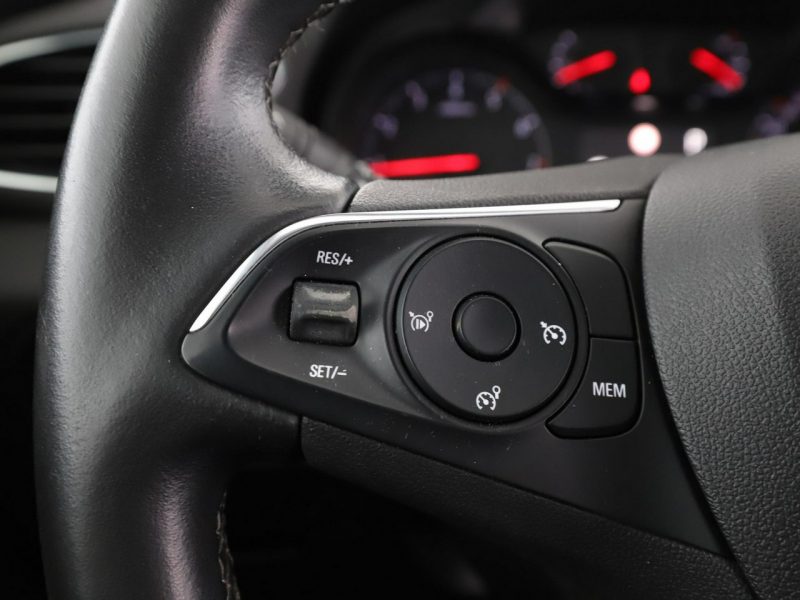 Opel Grandland X automat navi klima auto kamera i czujniki parkwania