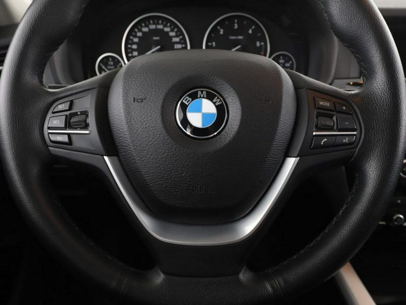 BMW X3 4x4 automat bi-xenon navi klima auto czujniki parkowania F25 (2010-)