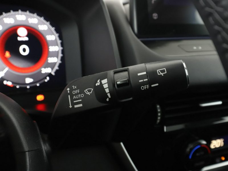 Nissan Qashqai HEV automat full LED navi kamery el sterowane fotele III (2021-)