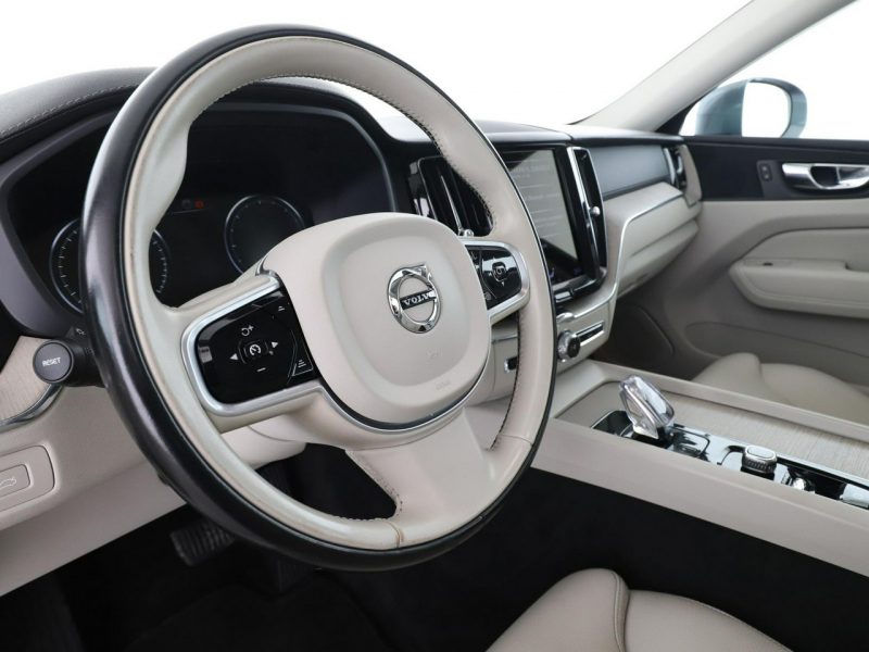 Volvo XC 60 FV23% Inscription B4-mHEV 4x4 automat skóra navi PDC-kamera ACC LED II (2017-)