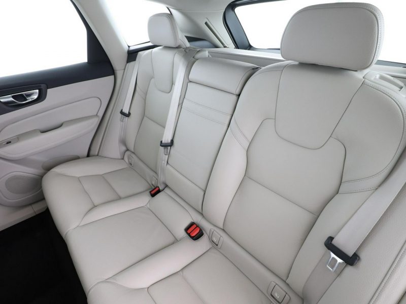 Volvo XC 60 FV23% Inscription B4-mHEV 4x4 automat skóra navi PDC-kamera ACC LED II (2017-)