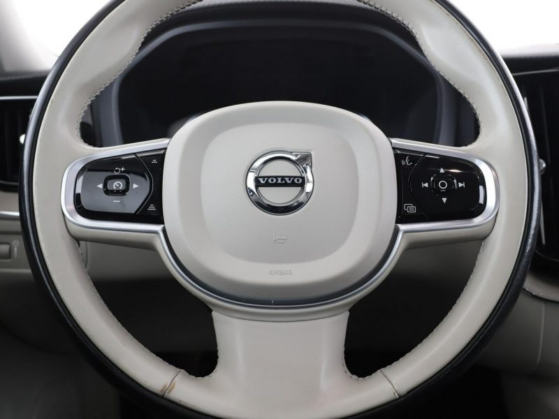 Volvo XC 60 FV23% Inscription B4-mHEV 4x4 automat skóra navi PDC-kamera ACC LED II (2017-)