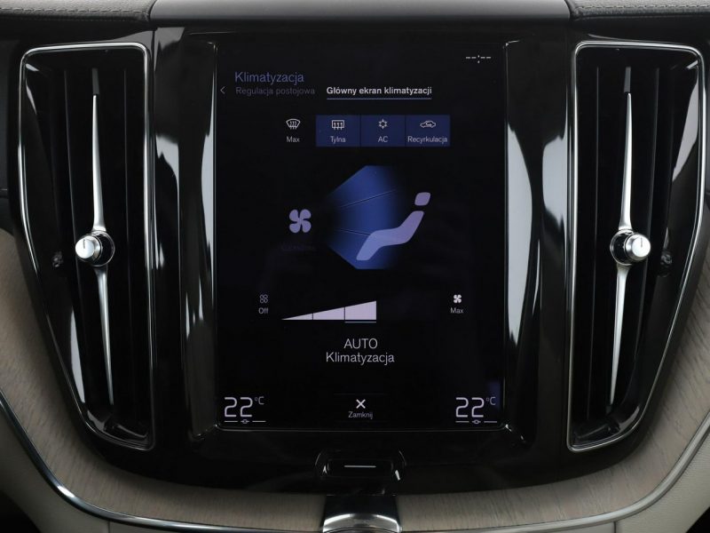 Volvo XC 60 FV23% Inscription B4-mHEV 4x4 automat skóra navi PDC-kamera ACC LED II (2017-)