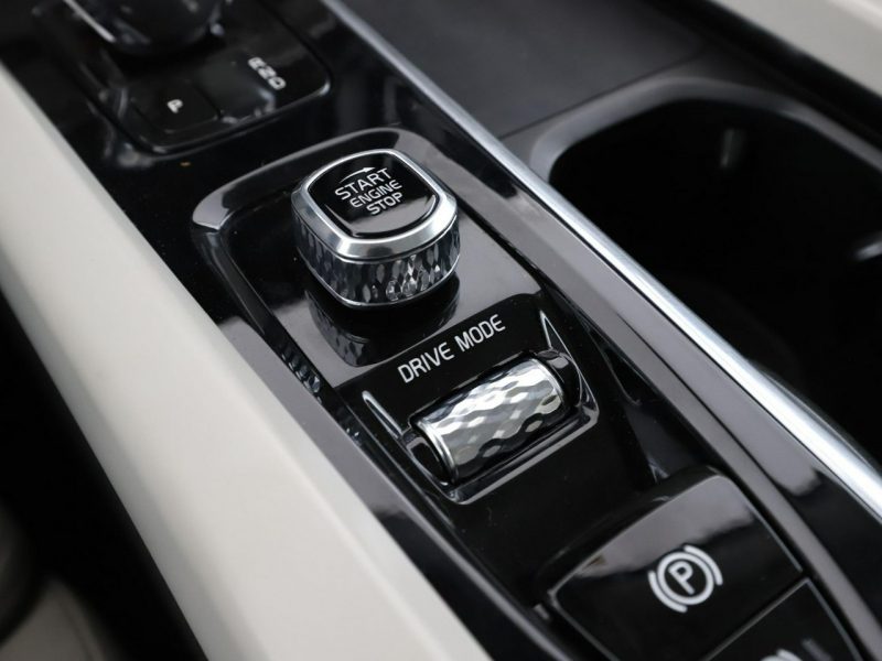 Volvo XC 60 FV23% Inscription B4-mHEV 4x4 automat skóra navi PDC-kamera ACC LED II (2017-)