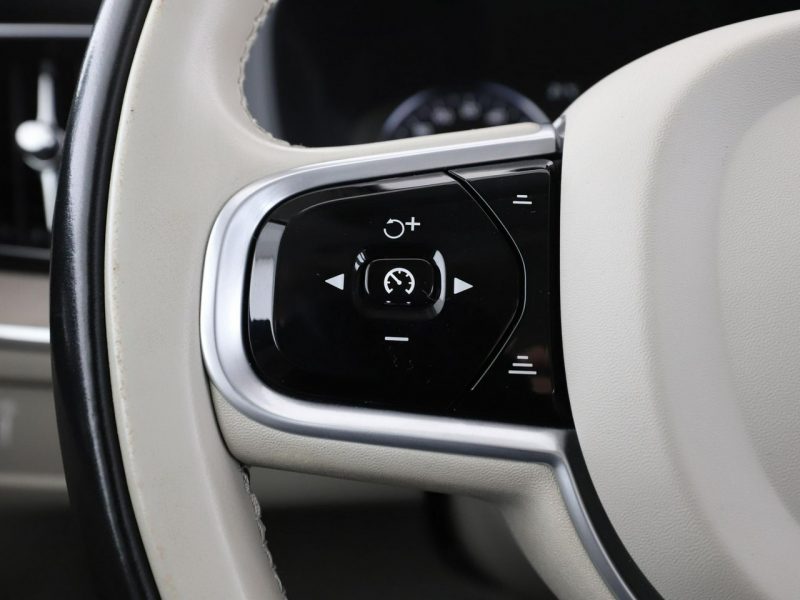 Volvo XC 60 FV23% Inscription B4-mHEV 4x4 automat skóra navi PDC-kamera ACC LED II (2017-)