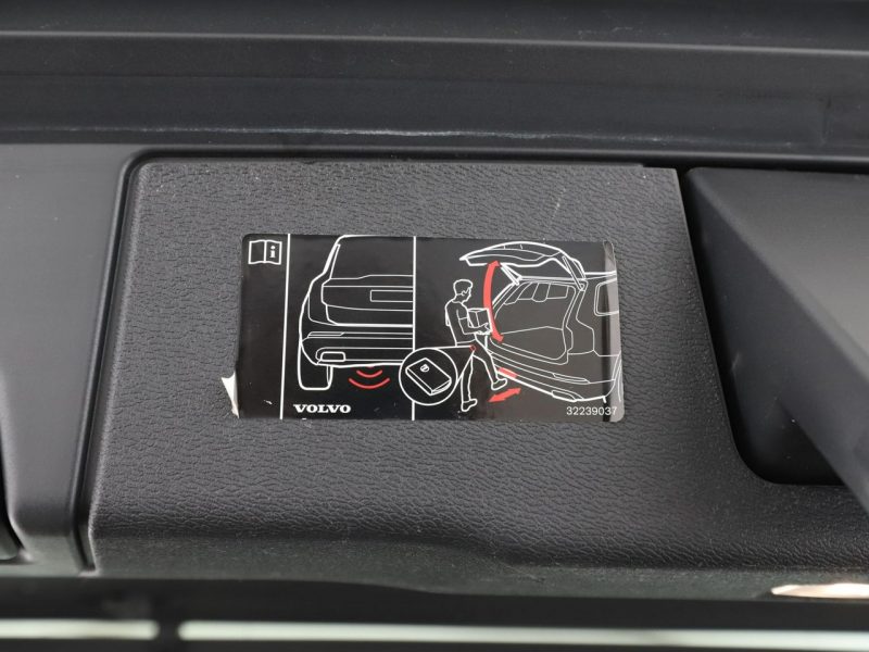 Volvo XC 60 FV23% Inscription B4-mHEV 4x4 automat skóra navi PDC-kamera ACC LED II (2017-)
