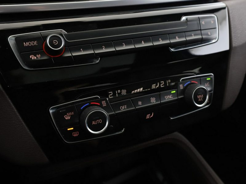 BMW X1 4x4 automat full LED skóra navi panorama navi czujniki parkowania II (F48) (2015-)