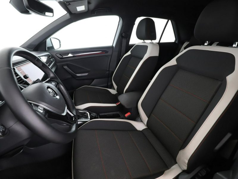Volkswagen T-Roc 4x4 automat navi klima auto grzane fotele czujniki parkowania hak